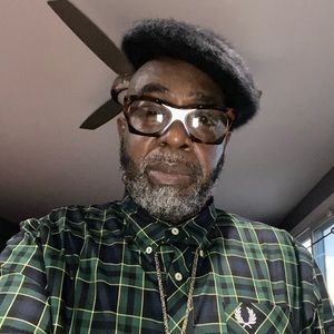 Meet your Posher, Derrick